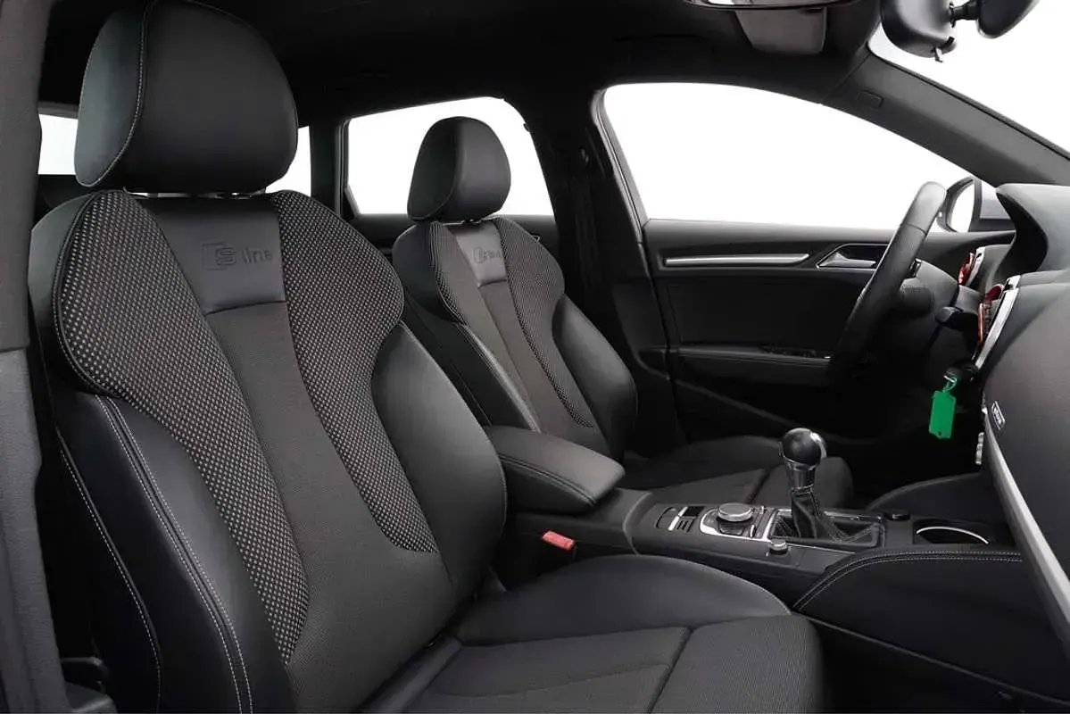 Usado Audi A3 Sportback S-Line 125 CV (91 kW) 2015 Gris Utilitario