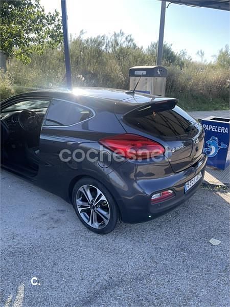 Gris / plata Usado 2016 Kia ProCeed Utilitario | 6000 € (Super precio) - Imagen 1/4