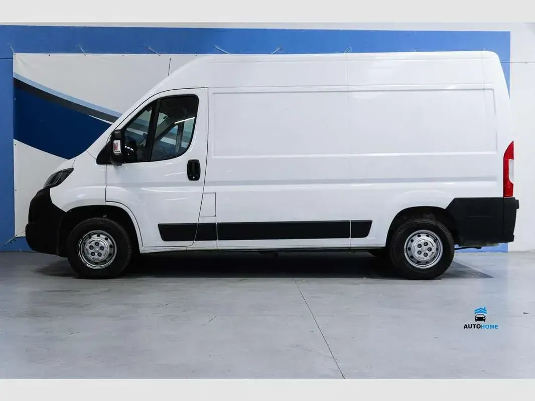 Usado Peugeot Boxer S 140 CV (102 kW) 2022 Blanco Van