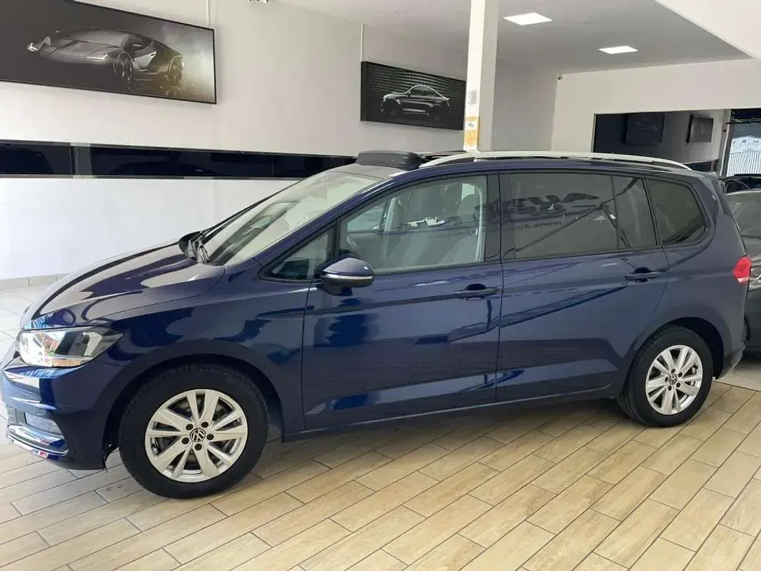 Usado VW Touran Advance 150 CV (110 kW) 2023 Azul Monovolumen