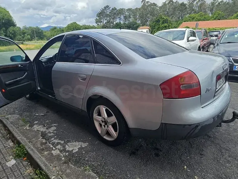 Usado Audi A6 180 CV (132 kW) 2002 Gris / plata Berlina