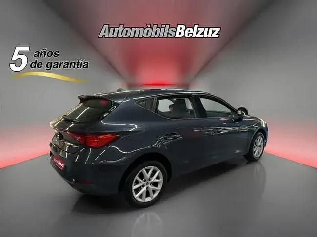Używany Seat Leon Style 110 KM (80 kW) 2024 Szary Hatchback
