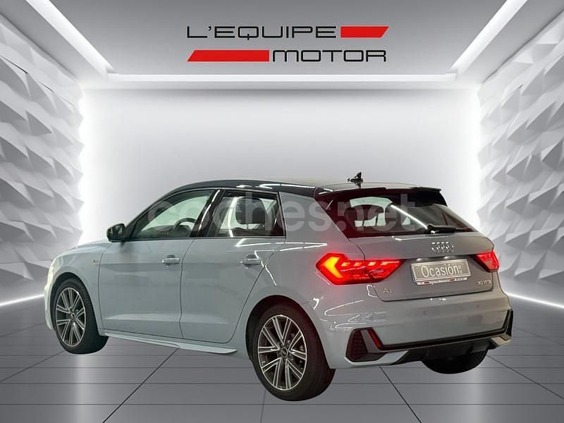 Usado Audi A1 110 CV (80 kW) 2021 Gris / plata Berlina