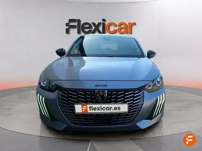 Usado Peugeot 208 Allure 100 CV (73 kW) 2025 Gris Utilitario