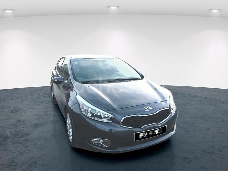Negro Usado 2015 Kia Ceed GT Berlina | 9990 € (Un poco caro) - Imagen 1/4