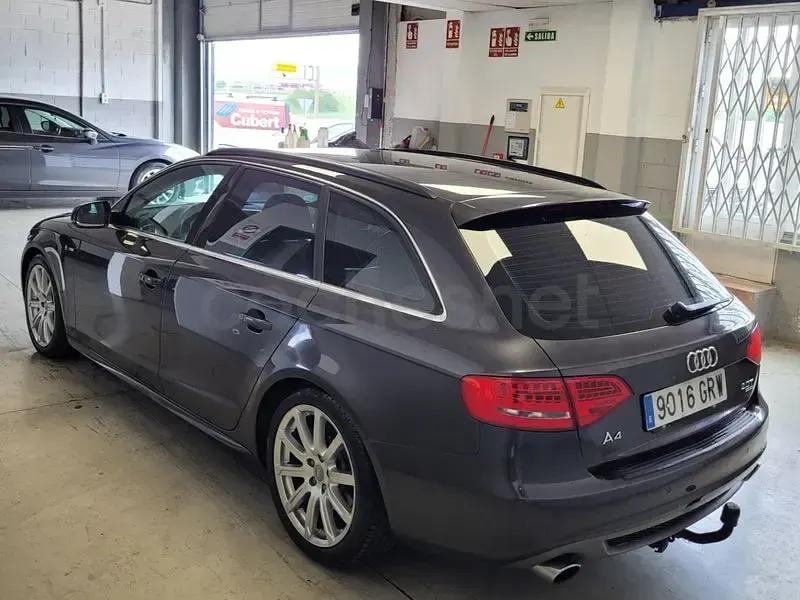 Usado Audi A4 S-Line 211 CV (155 kW) 2009 Gris / plata Familiar