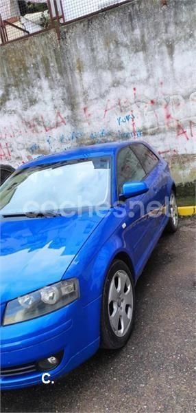 Usado Audi A3 Attraction 105 CV (77 kW) 2005 Azul Berlina