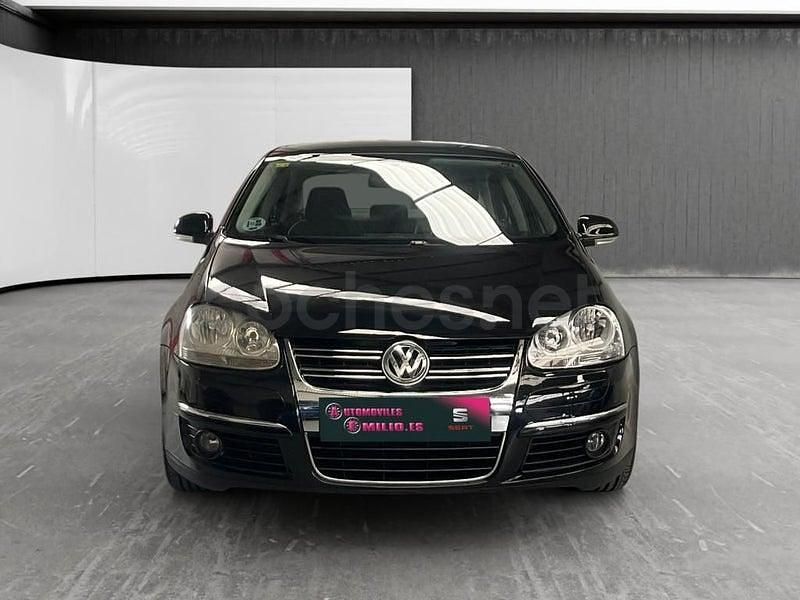 Usado VW Jetta Advance 140 CV (102 kW) 2007 Negro Berlina