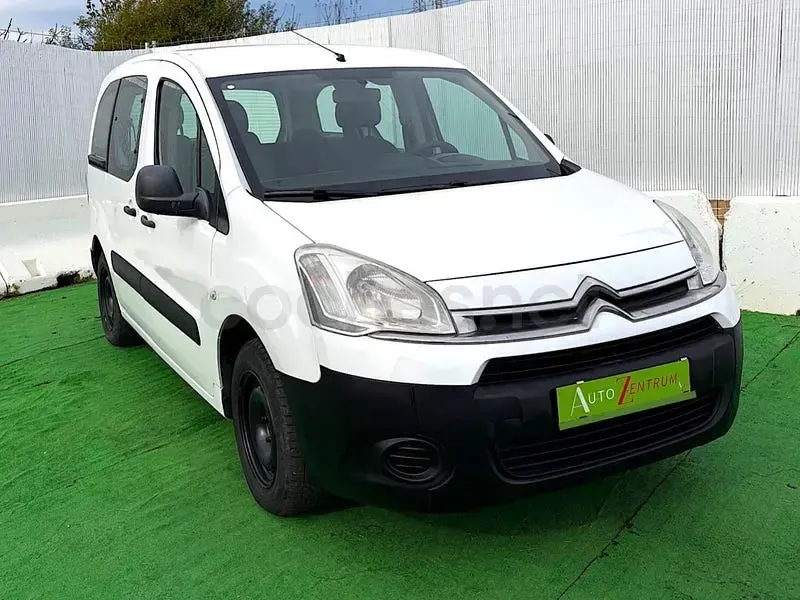 Usado Citroën Berlingo Seduction 75 CV (55 kW) 2012 Blanco Monovolumen