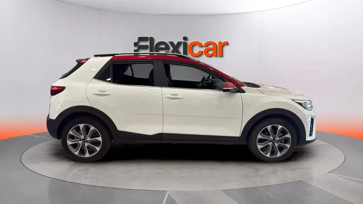 Usado Kia Stonic 101 CV (74 kW) 2020 Blanco SUV