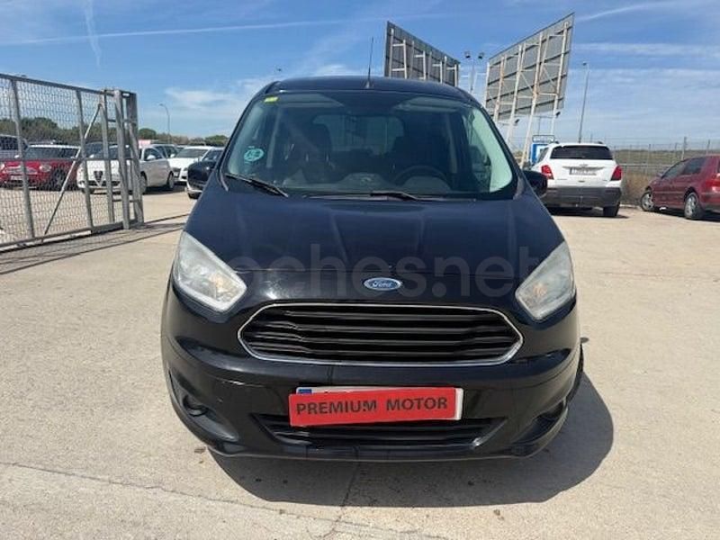 Usado Ford Tourneo Courier Trend 75 CV (55 kW) 2015 Negro Monovolumen