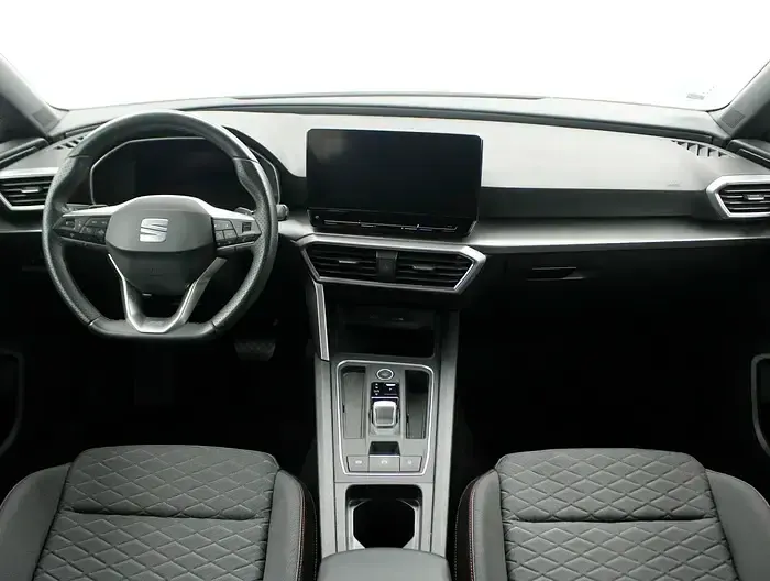 Usado Seat Leon FR 150 CV (110 kW) 2024 Gris plata