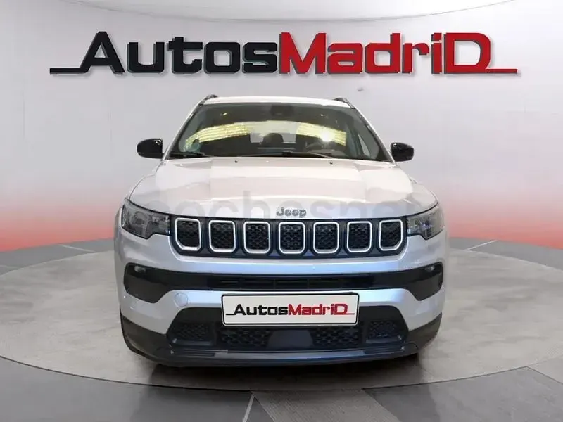 Usado Jeep Compass Longitude 130 CV (95 kW) 2022 Gris / plata SUV