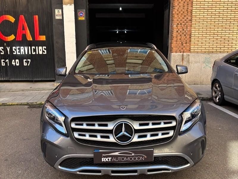 Usado Mercedes GLA180 122 CV (89 kW) 2018 Gris / plata SUV