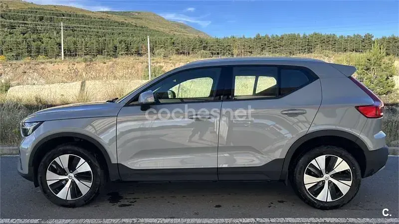 Usado Volvo XC40 Core 129 CV (94 kW) 2023 Gris / plata SUV