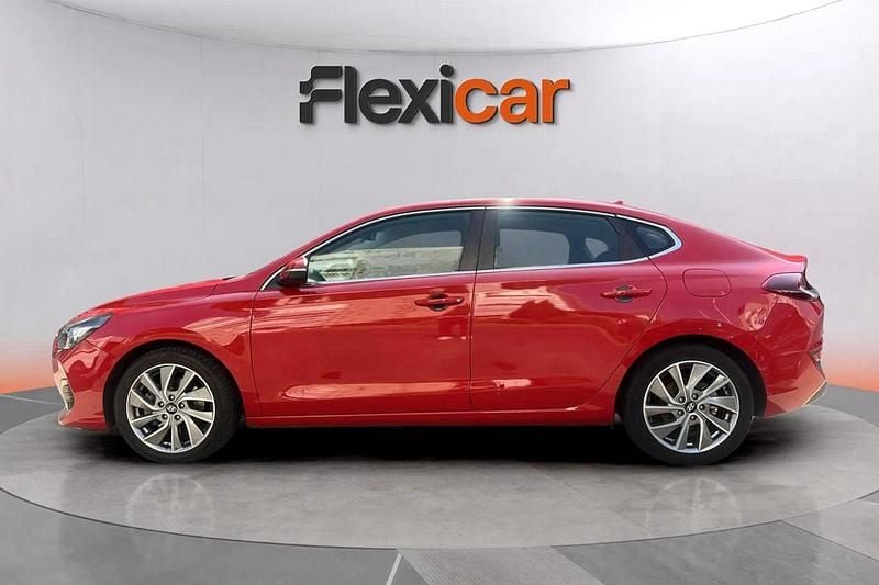 Usado Hyundai i30 Style 140 CV (102 kW) 2018 Rojo Berlina