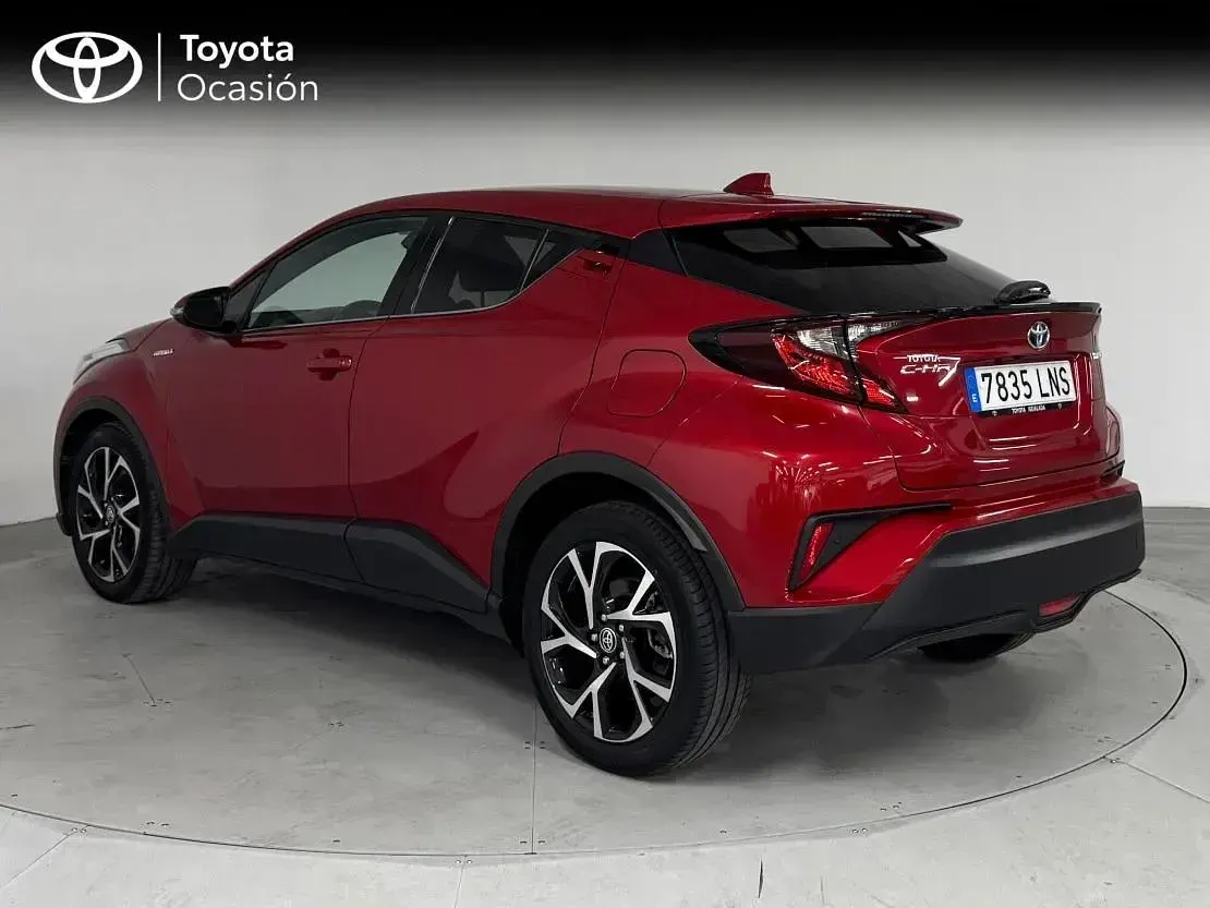 Käytetty Toyota C-HR Advance 122 HP (89 kW) 2021 Punainen Katumaasturi