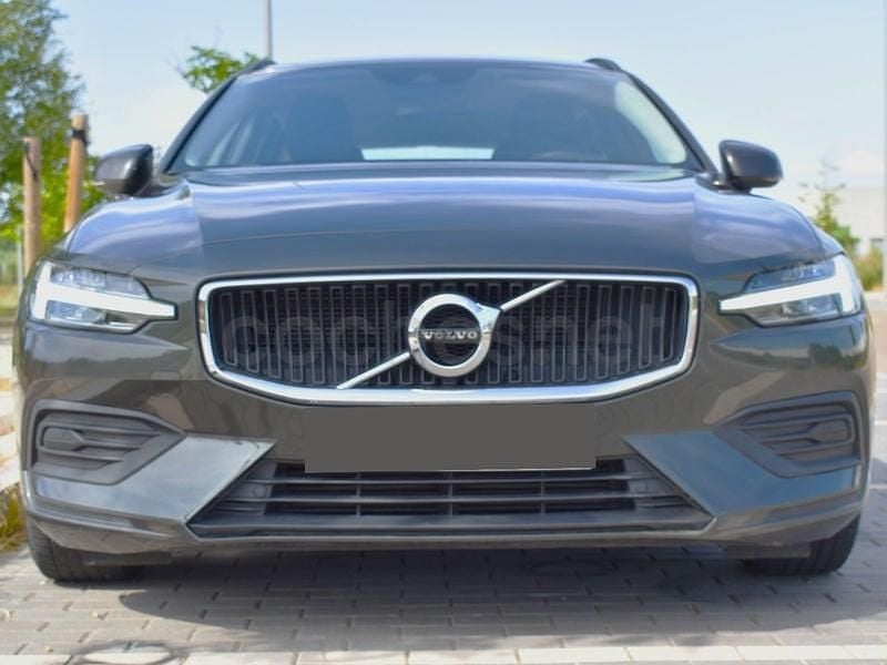 Usado Volvo V60 Momentum 150 CV (110 kW) 2020 Gris / plata Familiar