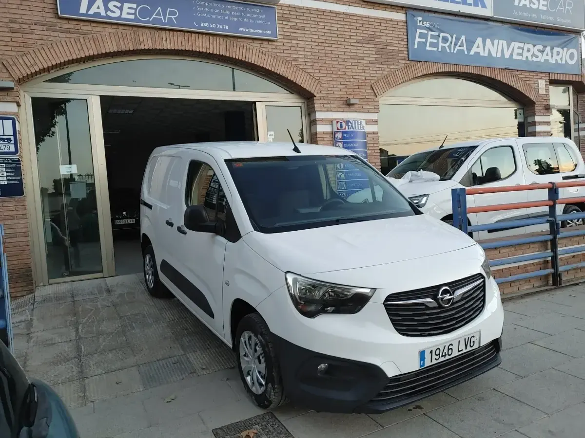 Usado Opel Combo S 100 CV (73 kW) 2021 Blanco Monovolumen