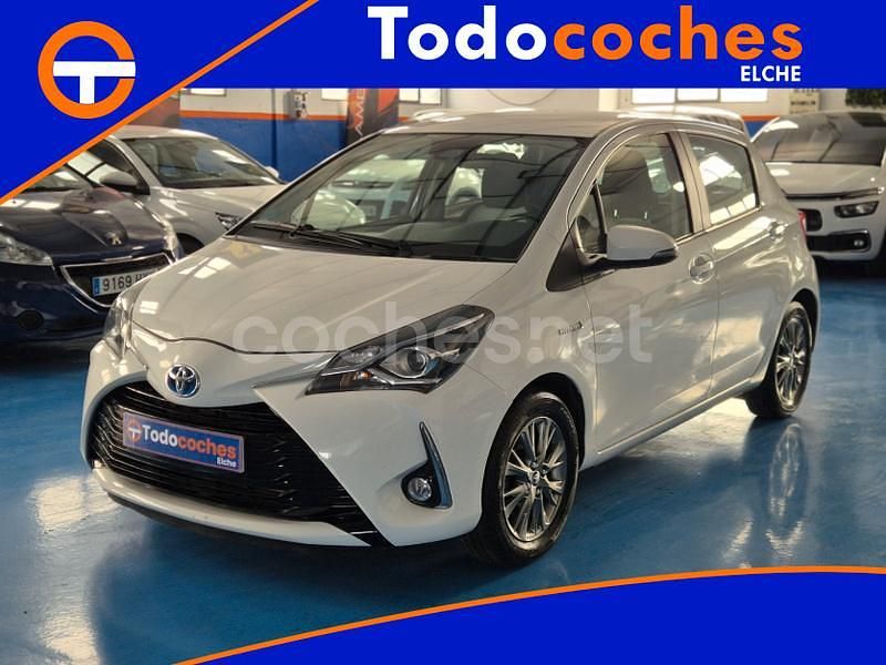 Usado Toyota Yaris Hybrid Advance 100 CV (73 kW) 2018 Blanco Berlina