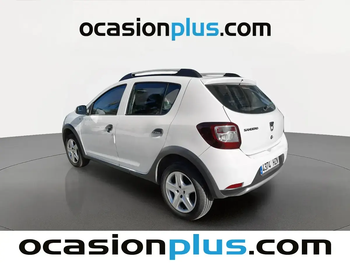 Usado Dacia Sandero Stepway 90 CV (66 kW) 2014 Blanco Utilitario