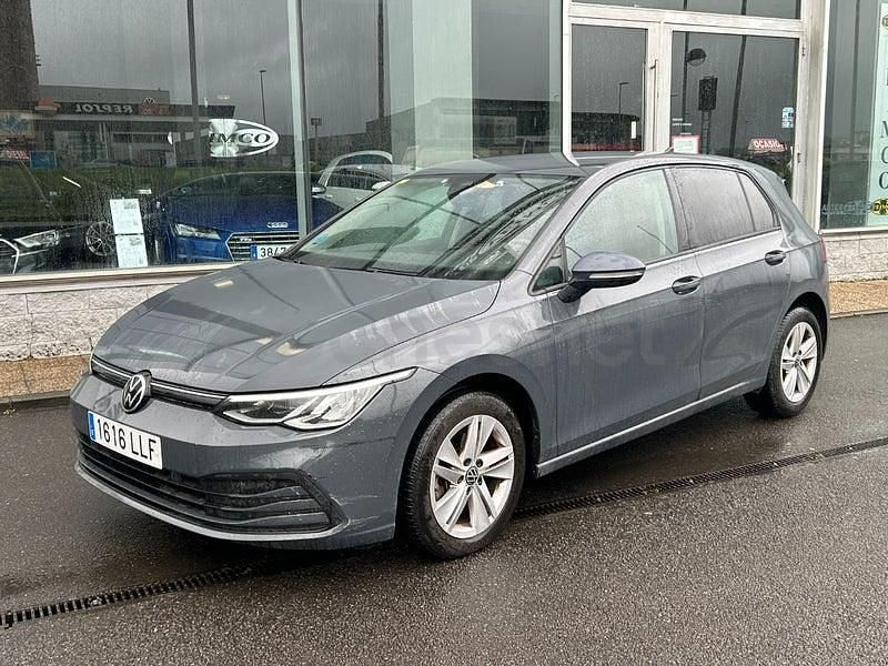 Usado VW Golf VIII Life 110 CV (80 kW) 2020 Gris / plata Berlina