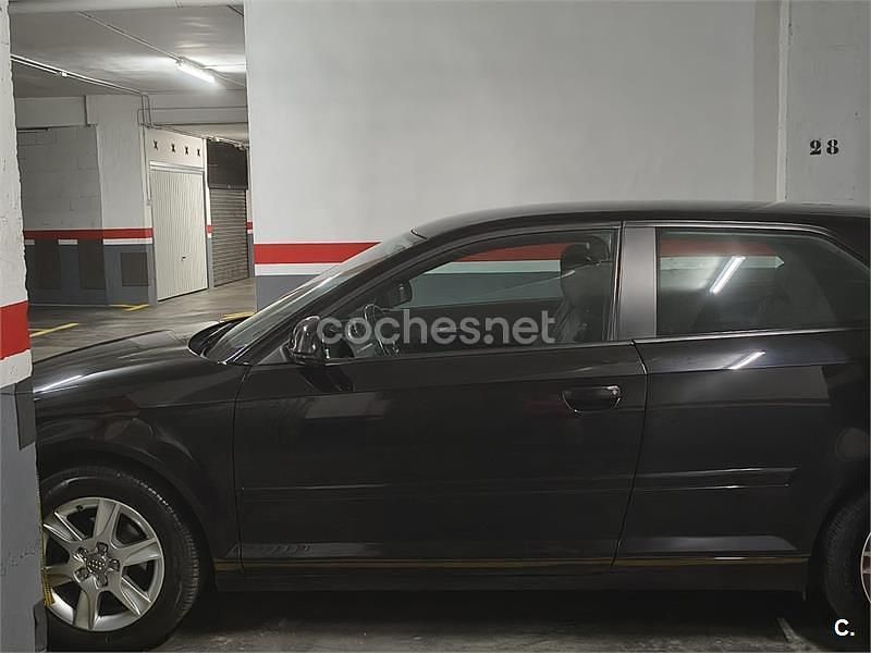 Negro Usado 2010 Audi A3 Ambition Berlina | 8900 € (Precio justo) - Imagen 1/4