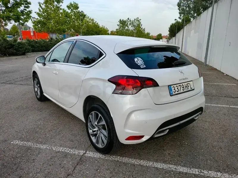 Usado Citroën DS4 120 CV (88 kW) 2011 Blanco Utilitario