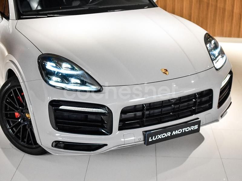 Usado Porsche Cayenne 460 CV (338 kW) 2021 Gris / plata SUV