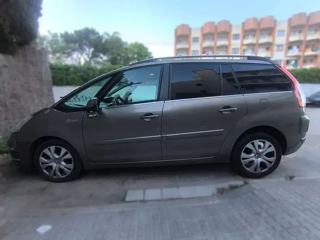 Usado Citroën C4 Seduction 111 CV (81 kW) 2012 Beige Monovolumen