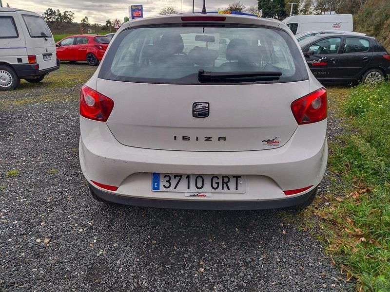 Usado Seat Ibiza Style 105 CV (77 kW) 2009 Blanco Berlina