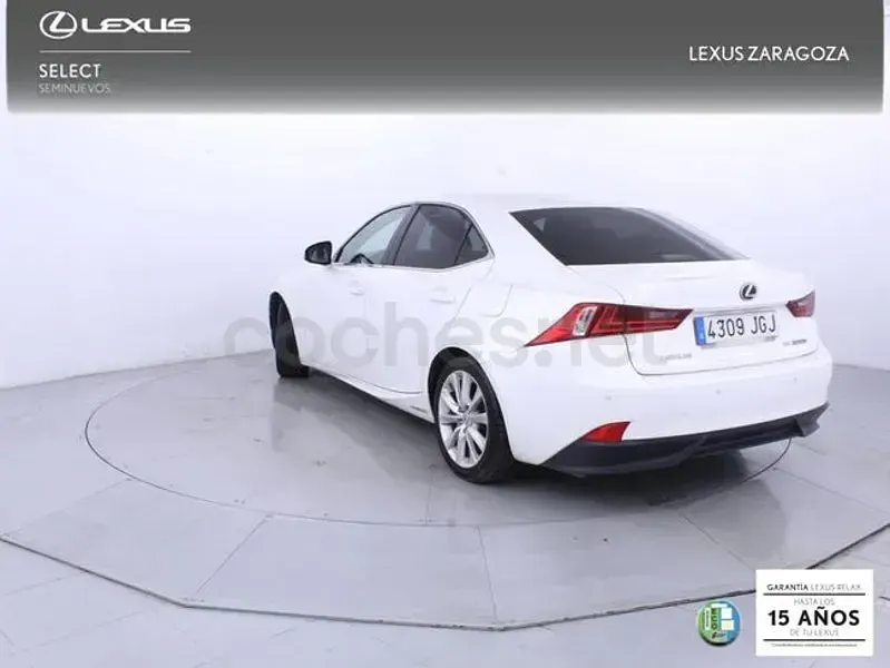 Usado Lexus IS300h Executive Line 223 CV (164 kW) 2015 Blanco Berlina