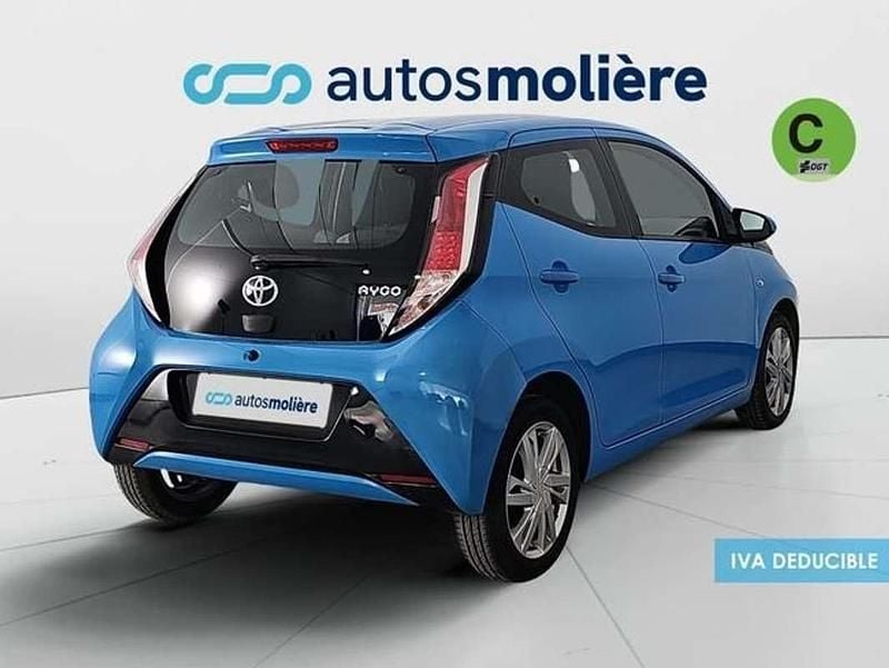 Usado Toyota Aygo X-play 72 CV (52 kW) 2017 Azul Utilitario