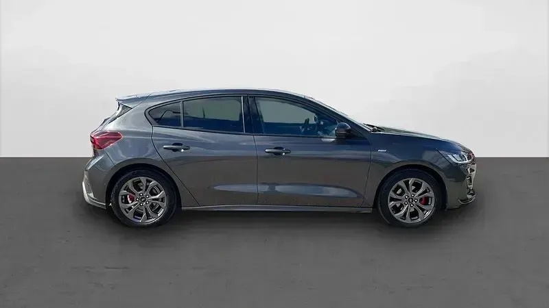 Usado Ford Focus ST-Line X 125 CV (91 kW) 2022 Gris Berlina