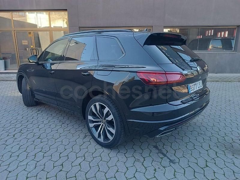 Usado VW Touareg R 462 CV (339 kW) 2021 Negro SUV
