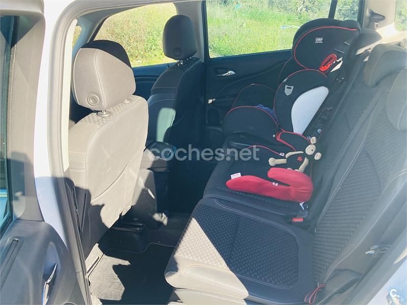 Usado Opel Zafira Selective 140 CV (102 kW) 2018 Blanco Monovolumen