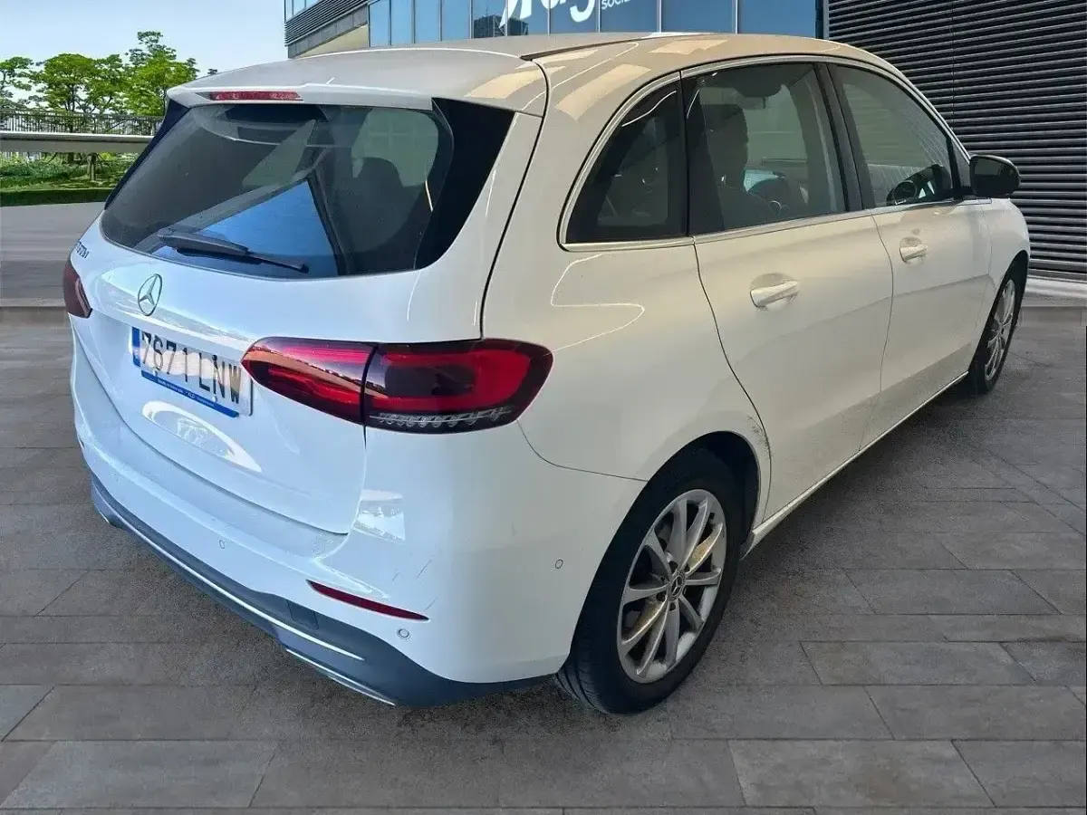 Occasion Mercedes B180 116 PK (85 kW) 2021 Wit MPV