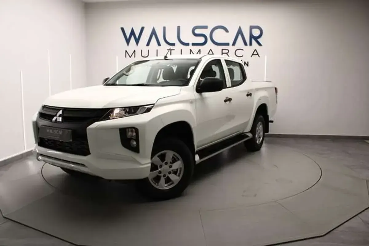 Usado Mitsubishi L200 150 CV (110 kW) 2022 Blanco Pickup/Camioneta