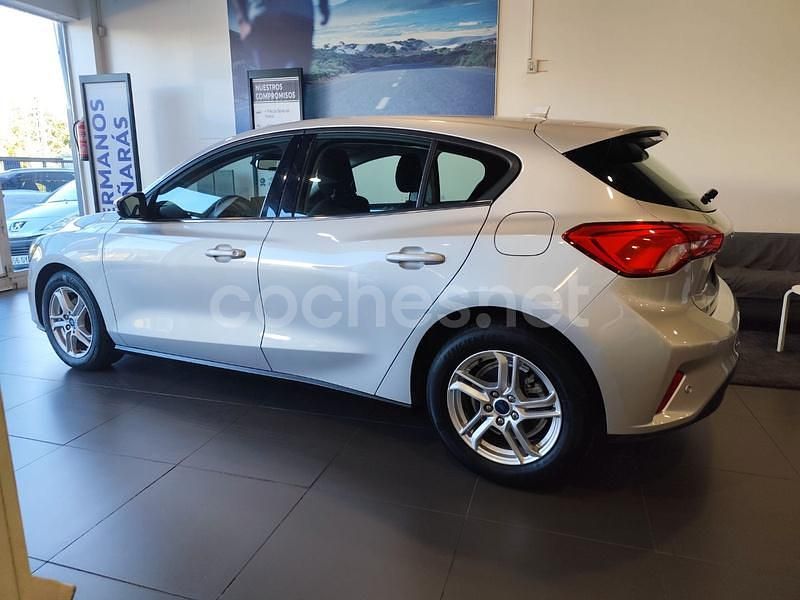 Usado Ford Focus Trend 120 CV (88 kW) 2022 Gris / plata Berlina