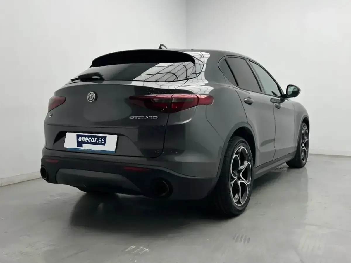 Usado Alfa Romeo Stelvio Sprint 190 CV (139 kW) 2022 Otro SUV