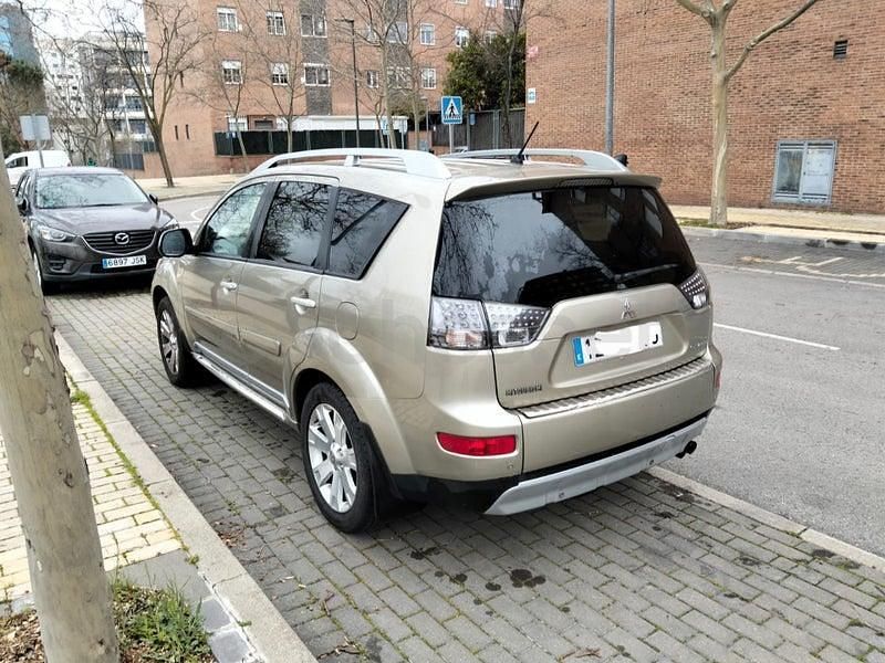 Usado Mitsubishi Outlander 140 CV (102 kW) 2007 Beige SUV