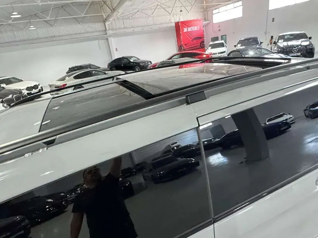 Usado Mercedes V300 Avantgarde 239 CV (175 kW) 2025 Gris Monovolumen