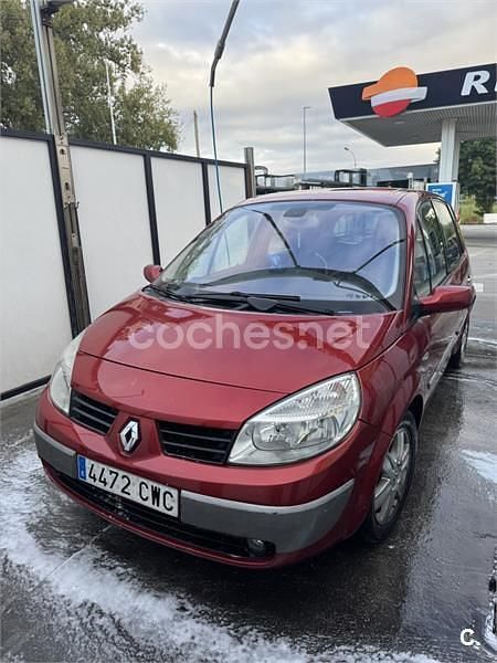 Usado Renault Scénic II Dynamique 120 CV (88 kW) 2004 Granate Monovolumen