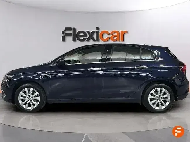 Usado Fiat Tipo Lounge 120 CV (88 kW) 2019 Azul Familiar