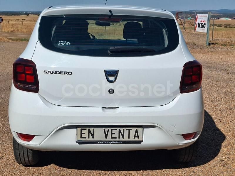 Usado Dacia Sandero Ambiance 73 CV (53 kW) 2018 Blanco Utilitario