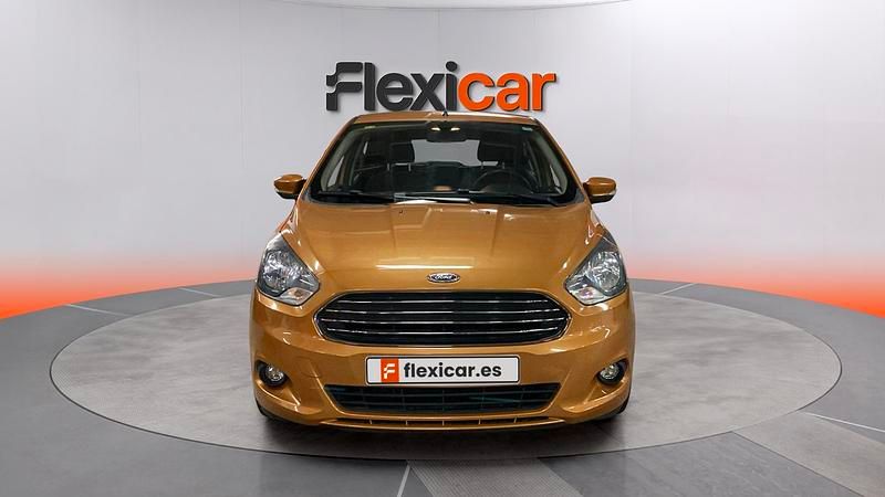 Usado Ford Ka Plus Ultimate 86 CV (63 kW) 2018 Naranja Utilitario