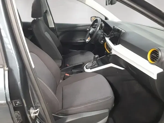 Usado Seat Arona Style 115 CV (84 kW) 2024 Gris SUV