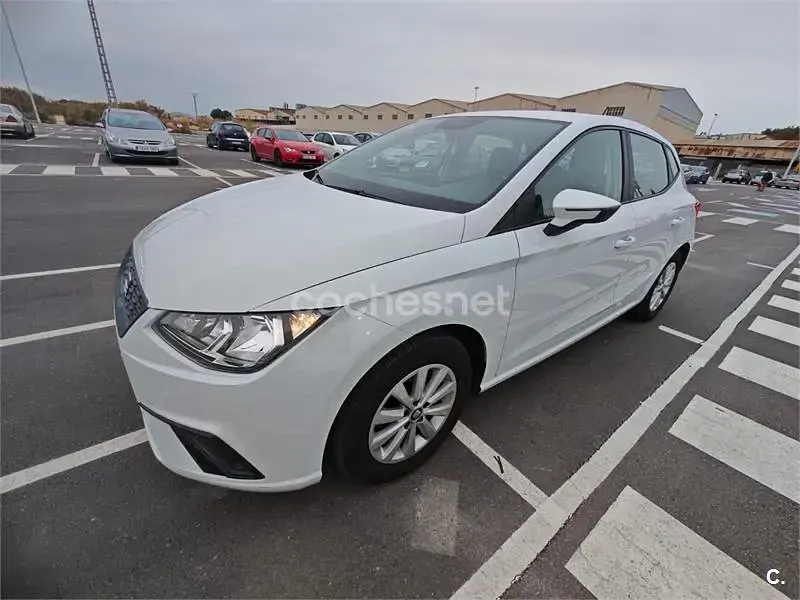 Usado Seat Ibiza Style 110 CV (80 kW) 2021 Blanco Utilitario