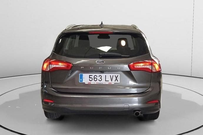 Usado Ford Focus Trend+ 121 CV (88 kW) 2022 Gris Utilitario