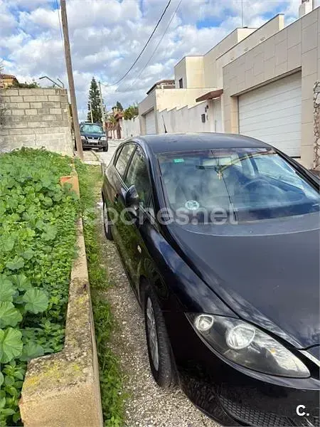 Usado Seat Leon Reference 105 CV (77 kW) 2006 Negro Utilitario